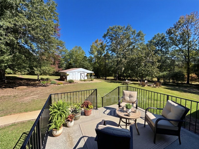 16 Farmington Trail property image