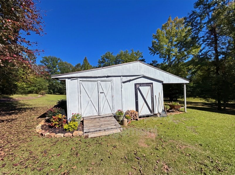 16 Farmington Trail property image