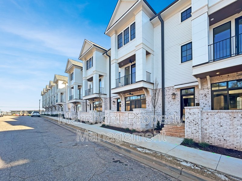 36 Claussen Avenue Greenville, SC 29601 Marchant Property Management, LLC