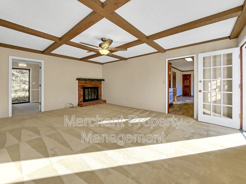 Great 3BR/2BA in Single Family Home! property image