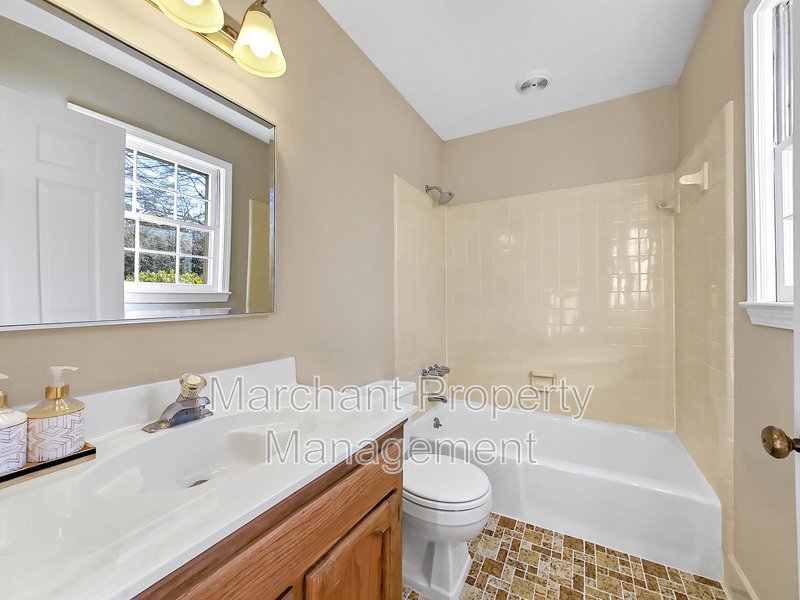 Great 3BR/2BA in Single Family Home! property image