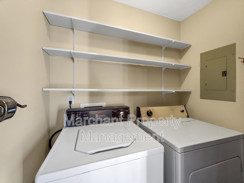 Great 3BR/2BA in Single Family Home! property image