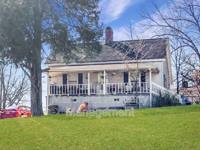 Beautifully remodeled 2 BR house in West Greenville property image