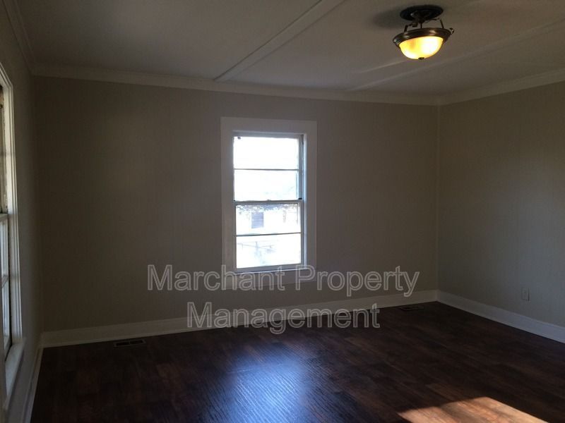 Beautifully remodeled 2 BR house in West Greenville property image