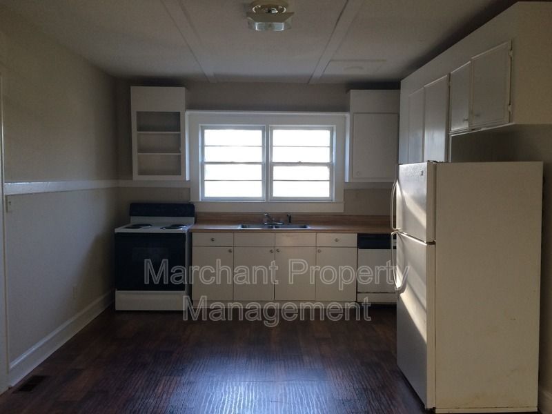 Beautifully remodeled 2 BR house in West Greenville property image