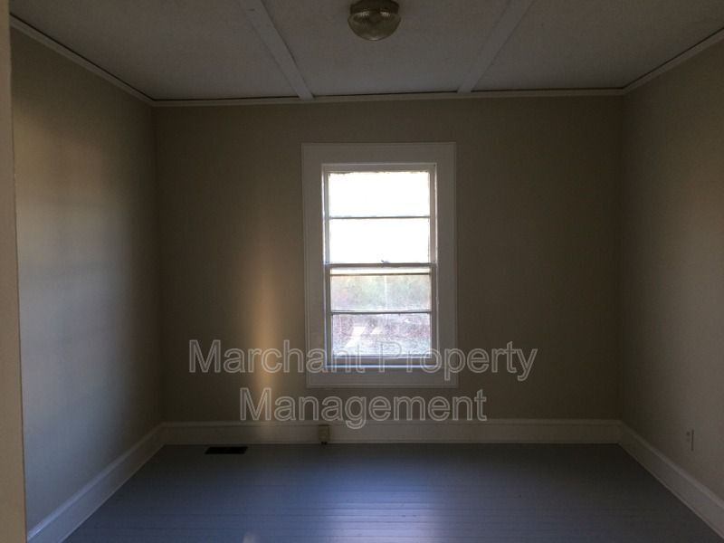 Beautifully remodeled 2 BR house in West Greenville property image