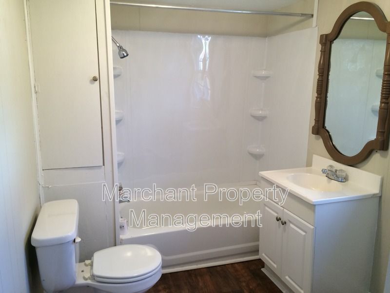 Beautifully remodeled 2 BR house in West Greenville property image