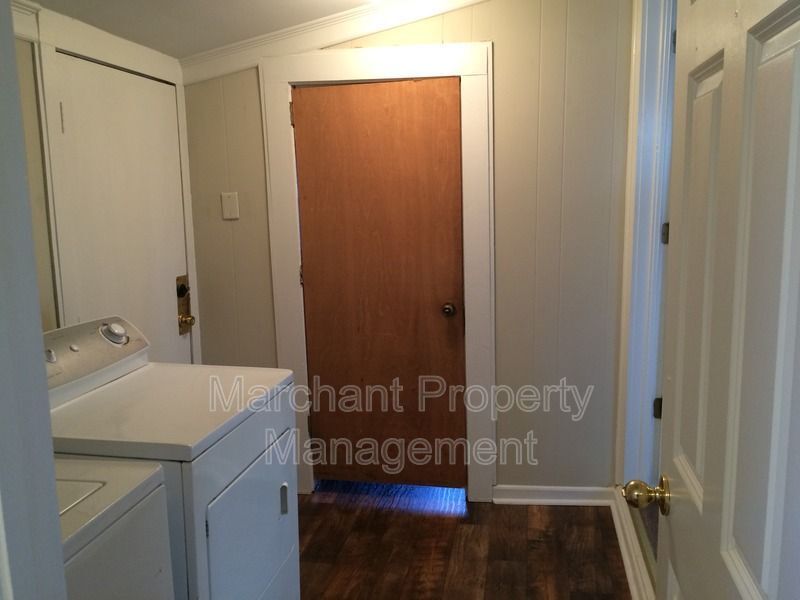 Beautifully remodeled 2 BR house in West Greenville property image