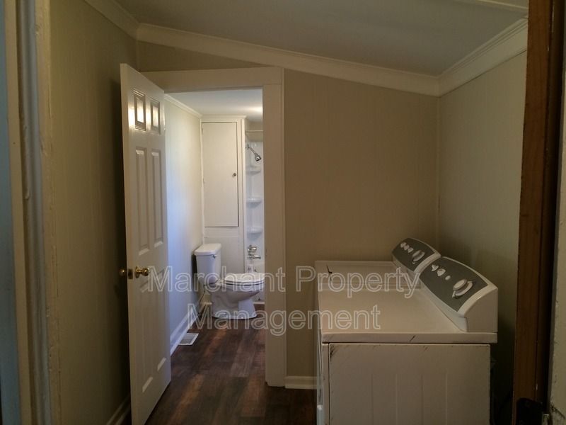 Beautifully remodeled 2 BR house in West Greenville property image