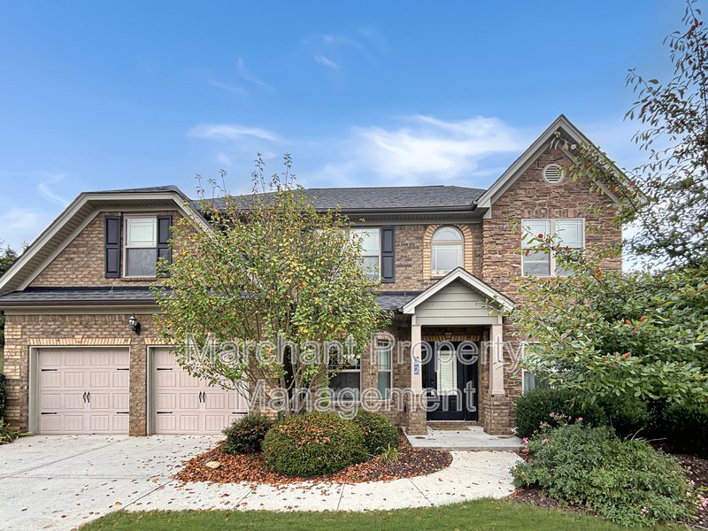 5BR 3.5BA Craftsman-style on cul-de-sac property image