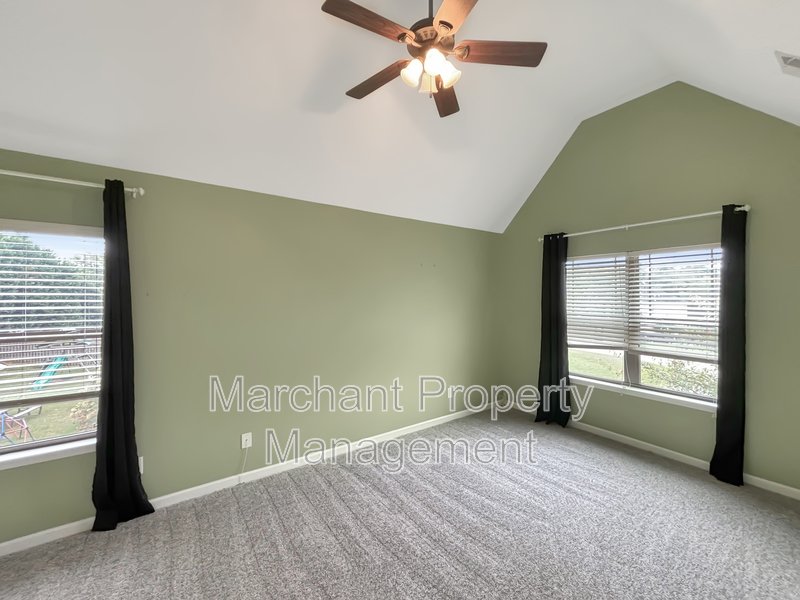 5BR 3.5BA Craftsman-style on cul-de-sac property image