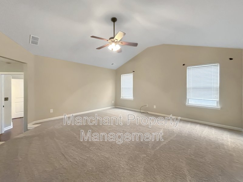 5BR 3.5BA Craftsman-style on cul-de-sac property image