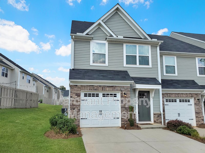 3BR, 2.5BA Townhome in the Simpsonville area property image
